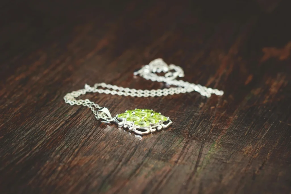 collier qui semmele