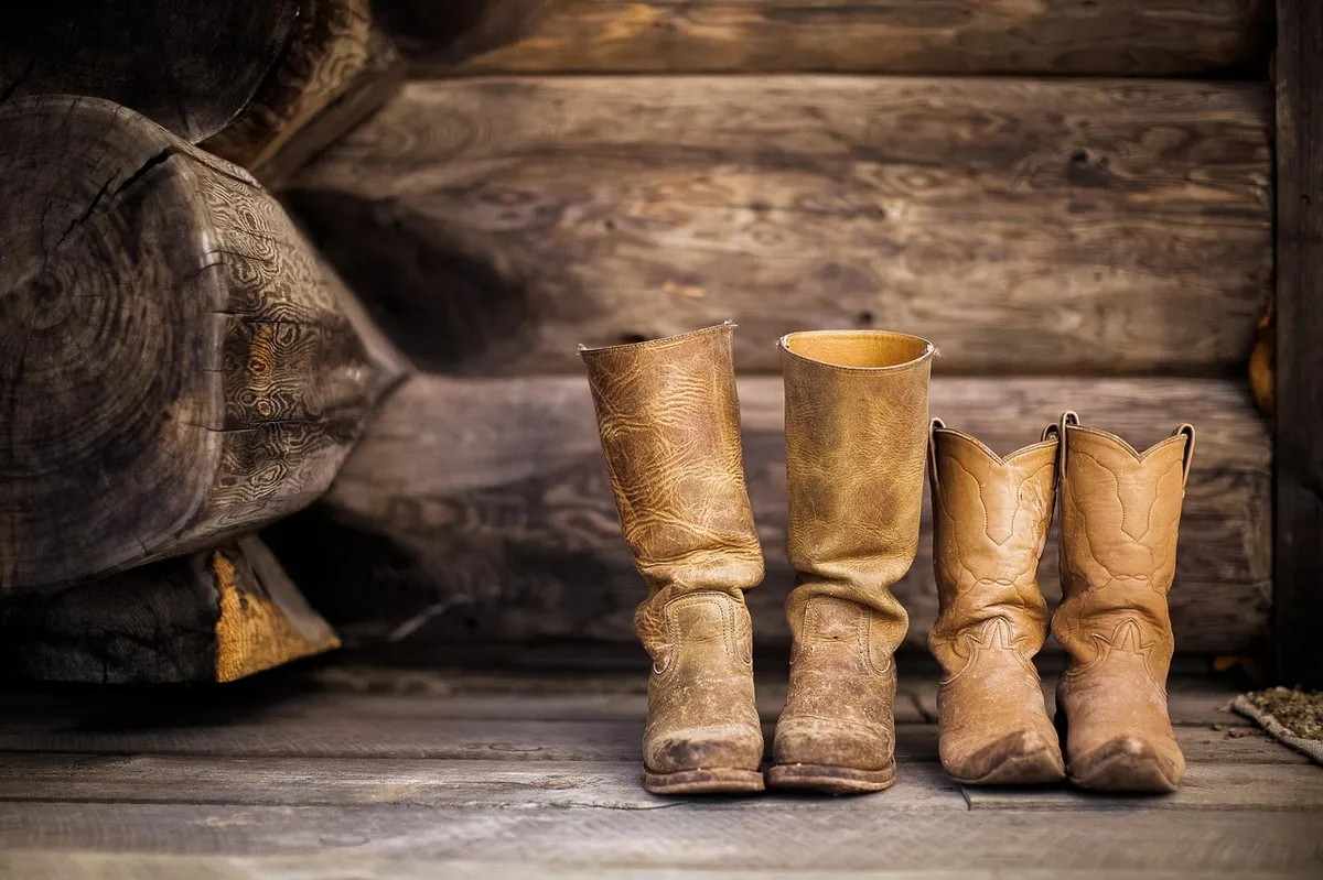 Semelles chaussures trop grandes : 8 astuces miracles ! - Loose shoes leather creases ill-fitting footwear worn leather