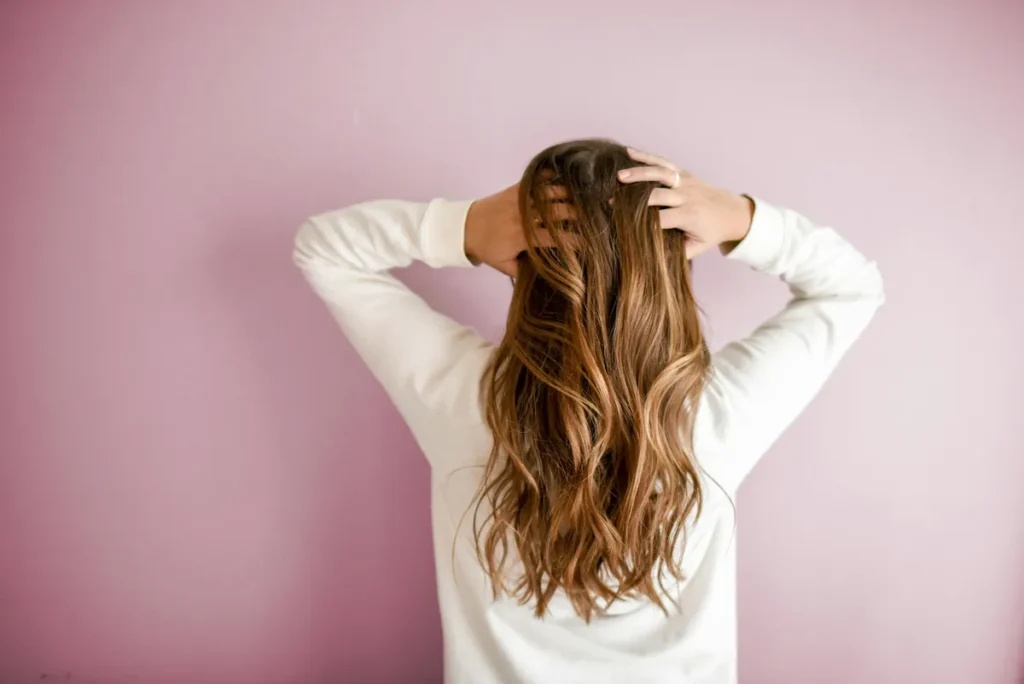 Vinaigre de cidre cheveux: 7 usages et 3 erreurs à éviter - hair care