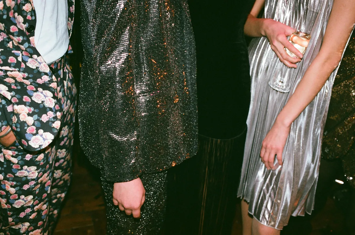 Quelle veste avec une robe longue ? Votre matrice style perso ! - Dress Code Occasion Attire Outfit Intent