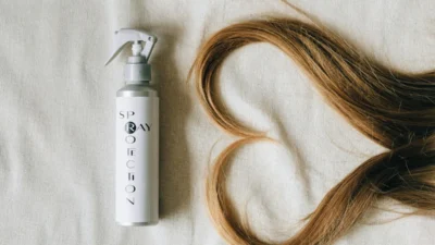 Cheveux mousseux : Stop frisottis ! 5 étapes pour les sublimer - Frizzy hair anti-frizz smooth