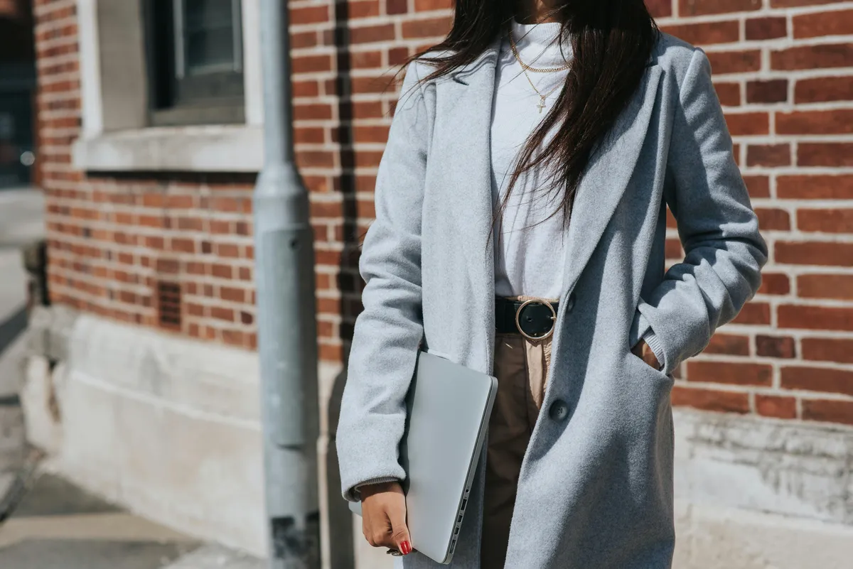 Faut il découdre les poches des manteaux ? Pour ou contre ? - Open coat pocket bulging deformed garment