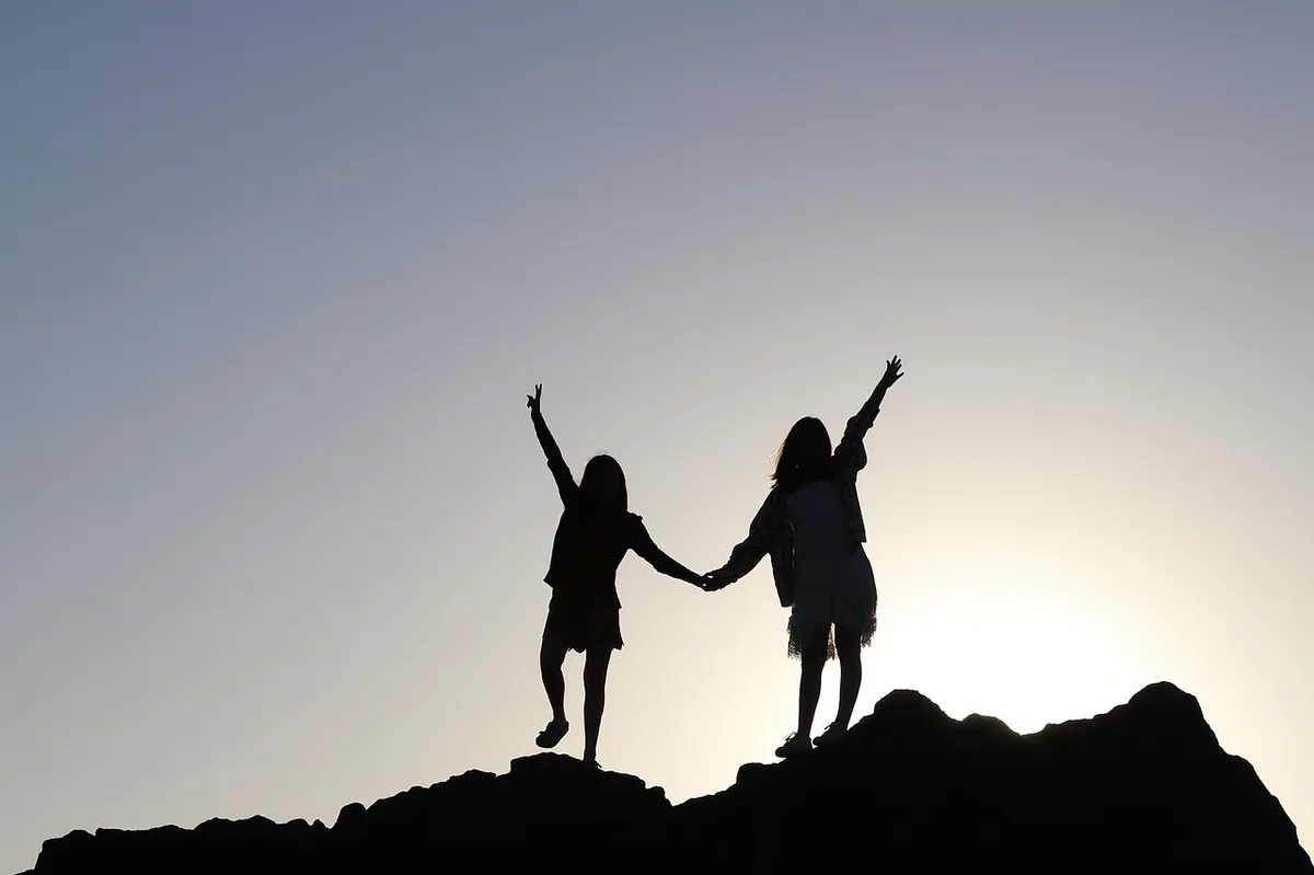 12h21 signification : Heure miroir inversée, amour révélé - Balance Individual Collaboration Success