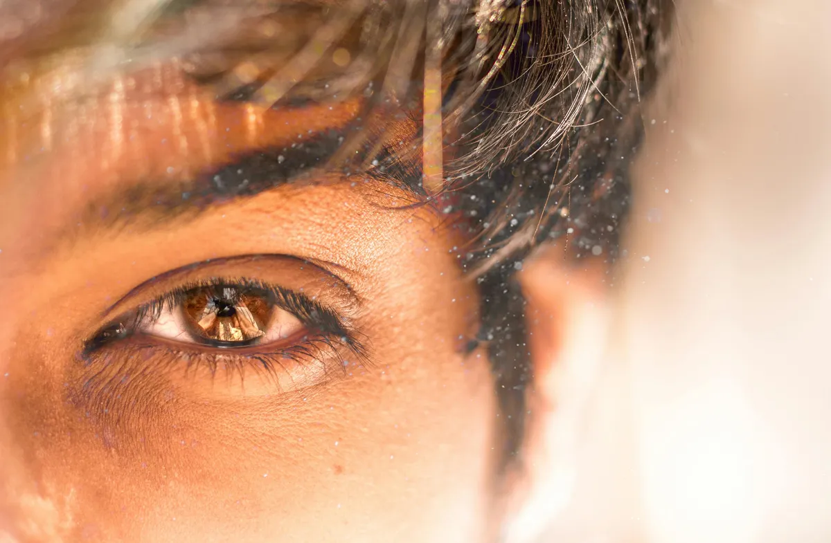 Comment un homme montre son attirance au travail ? - Intense eye contact, longing gaze