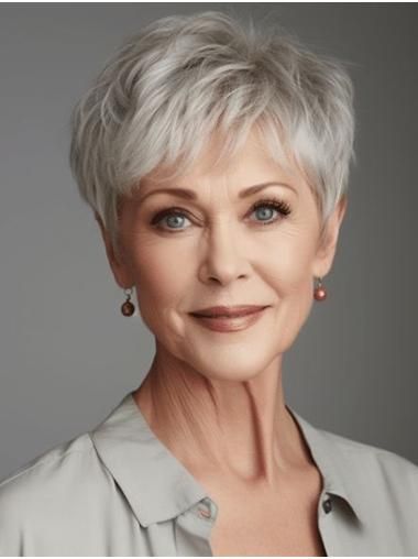Coupe courte dégradée pour femme de 60 ans 13