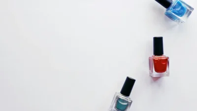Revanail nail polish manicure review - photo par Suzy Hazelwood