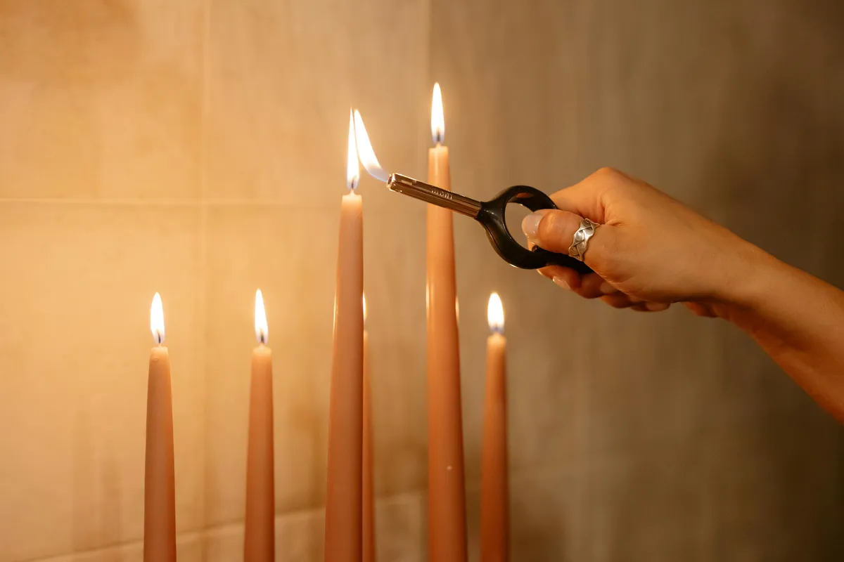 blowout taper haircut tapered sides - photo par cottonbro studio